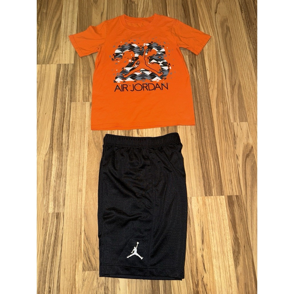 Nike Air Jordan Boys sz Small S 8 10 Outfit Shorts T-shirt lot